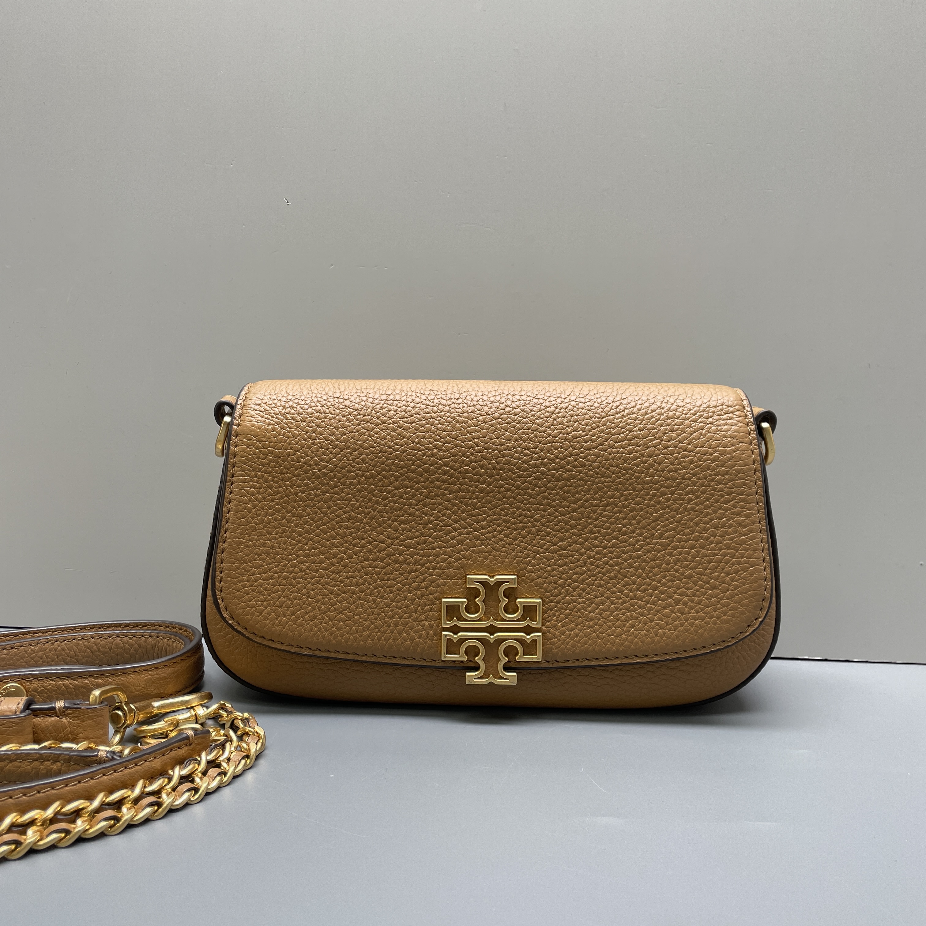 95新 TORY BURCH/汤丽柏琦 britten棕色腋下包22*12*6cmMB112209