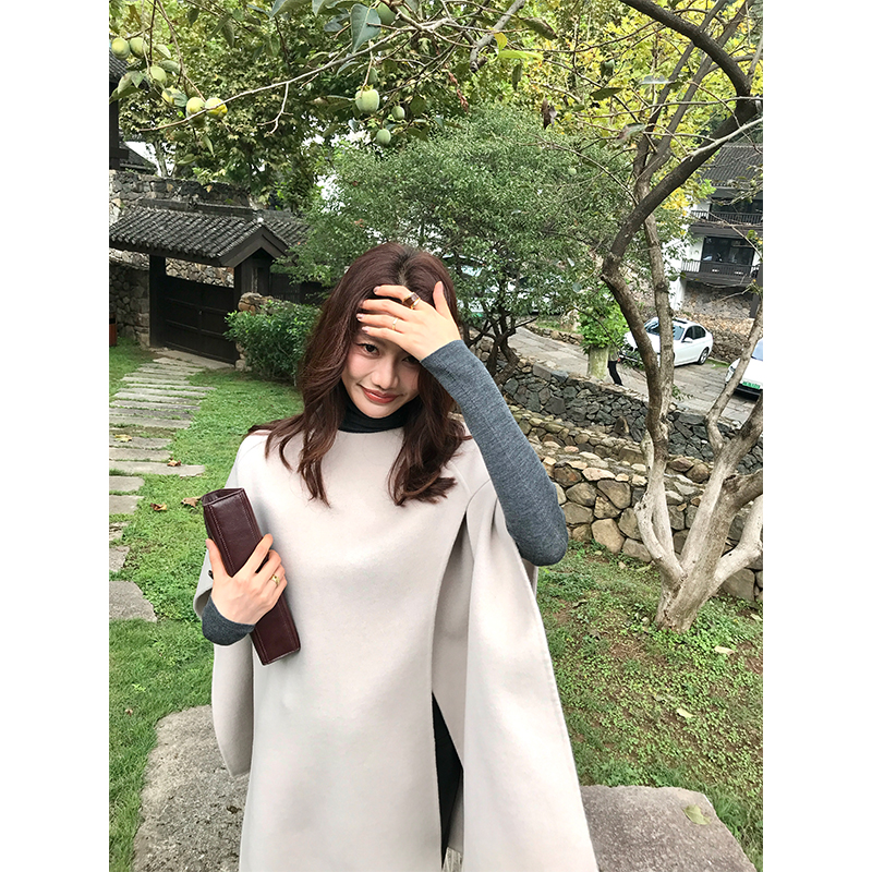 【ALONE SAVOR】龍喜儿 暖日 秋冬结构设计感绵羊毛斗篷外套1068