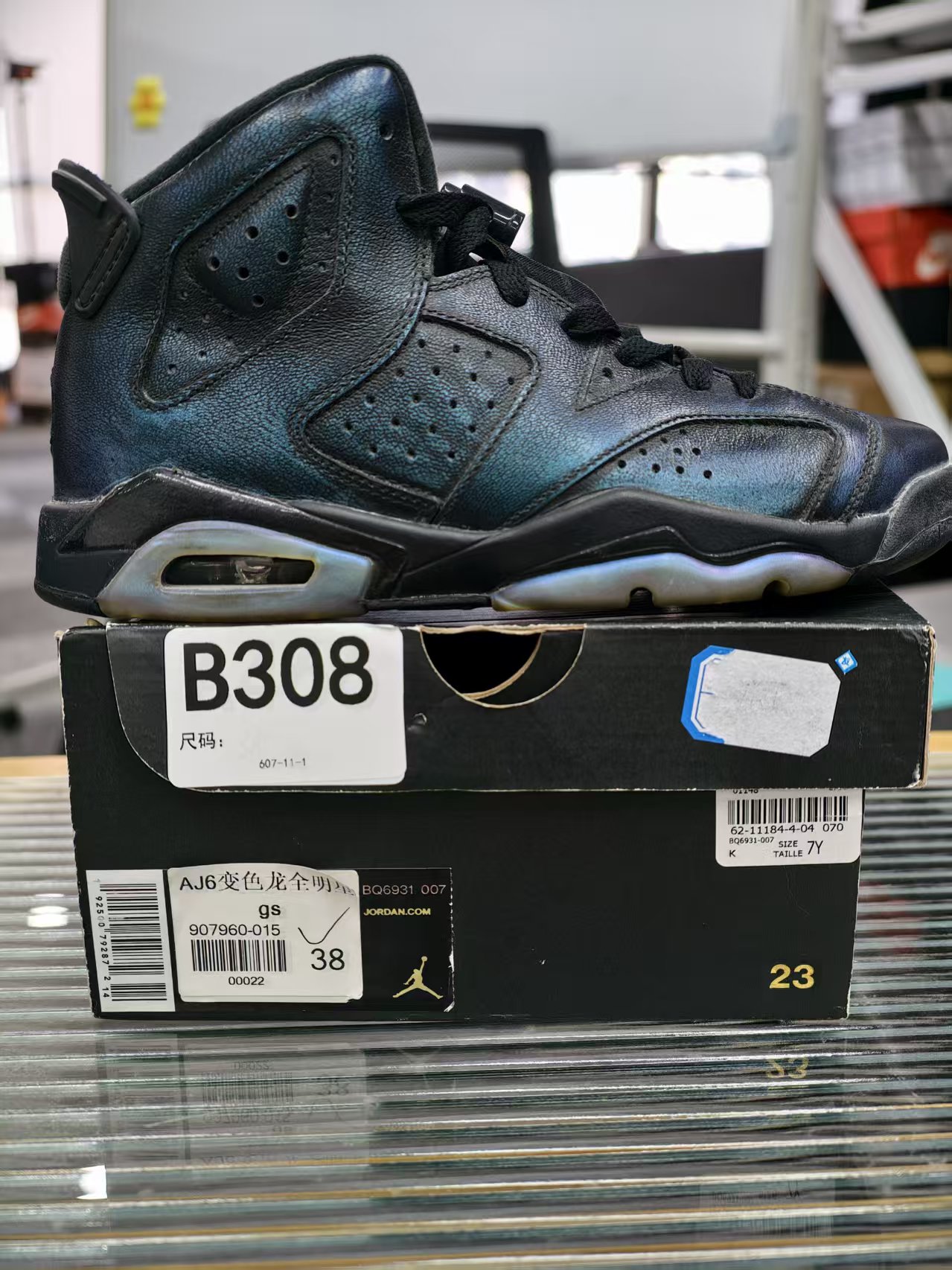 nike aj6 变色龙 全新原盒 38码 11.29 孙 B308