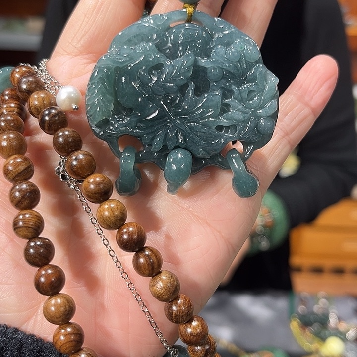 吊坠(赠链)未镶嵌翡翠