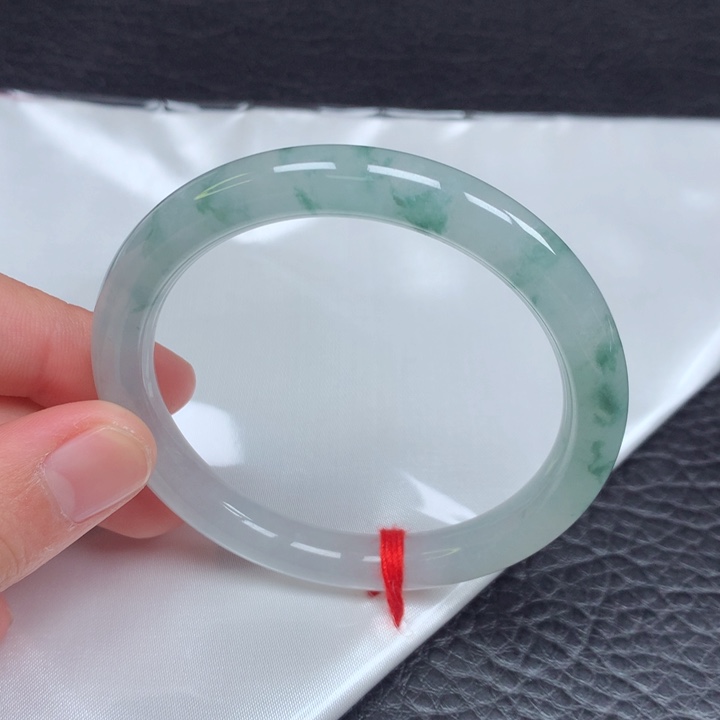 翡翠手镯（圆镯）未镶嵌