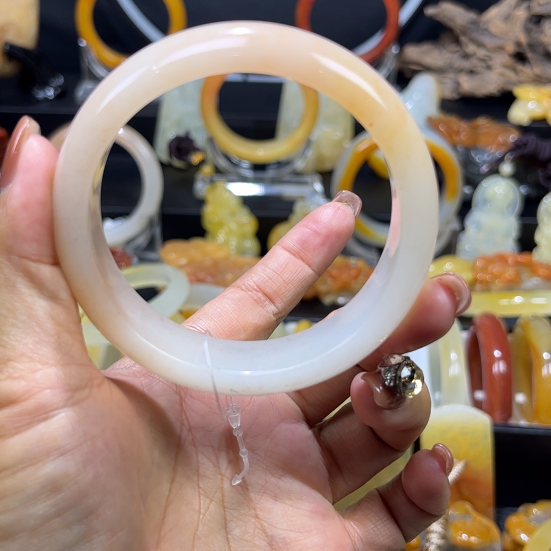 石英质玉（黄龙玉）未镶嵌手镯