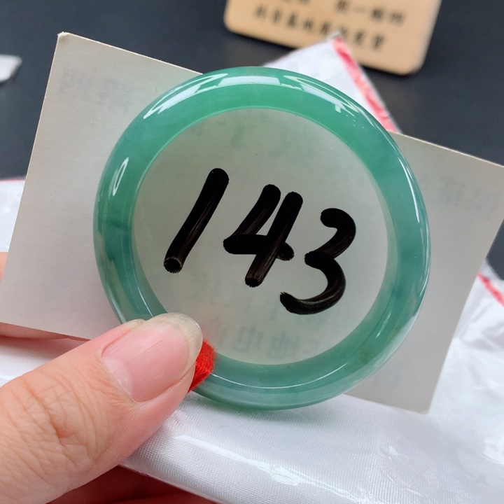 翡翠手镯未镶嵌正