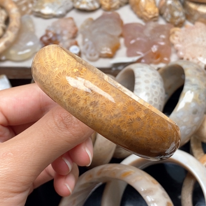 硅化珊瑚（珊瑚玉）手镯未镶嵌56.2有纹