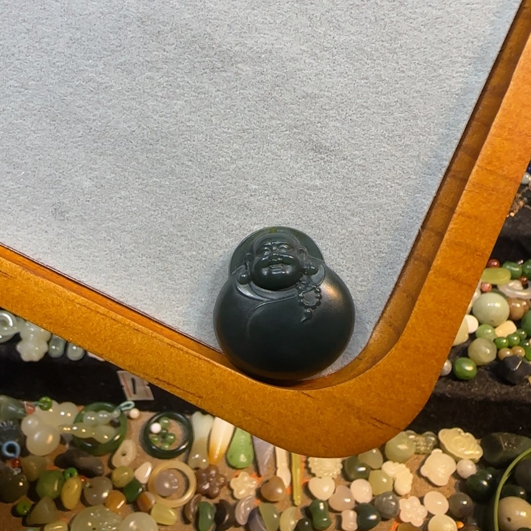 颈饰未镶嵌和田玉塔青佛公