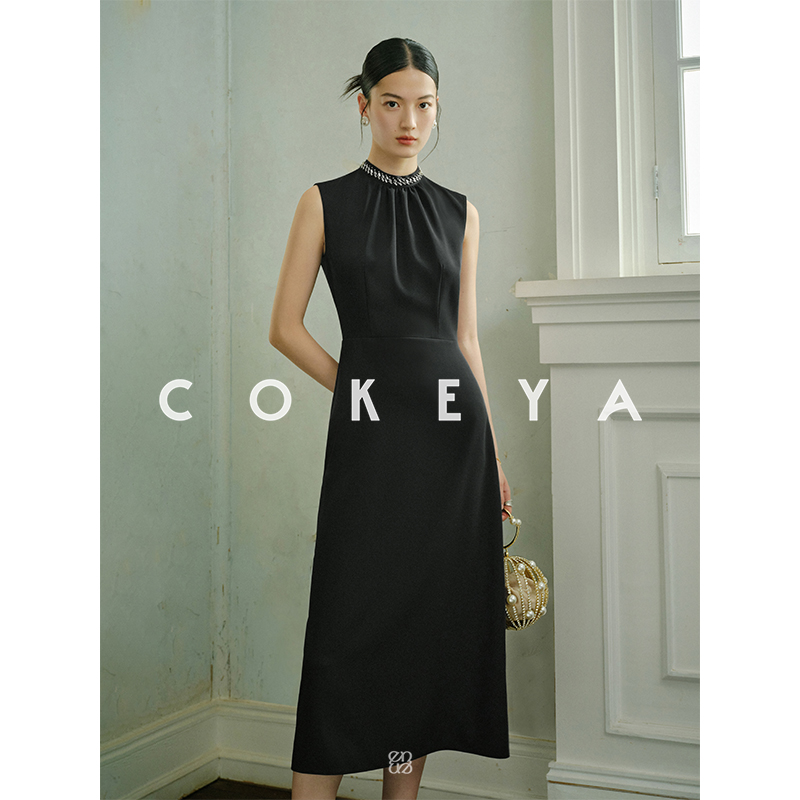 COKEYA/赫本小黑裙高定立裁手工钉钻立领A字收腰无袖裙ENB1XH435