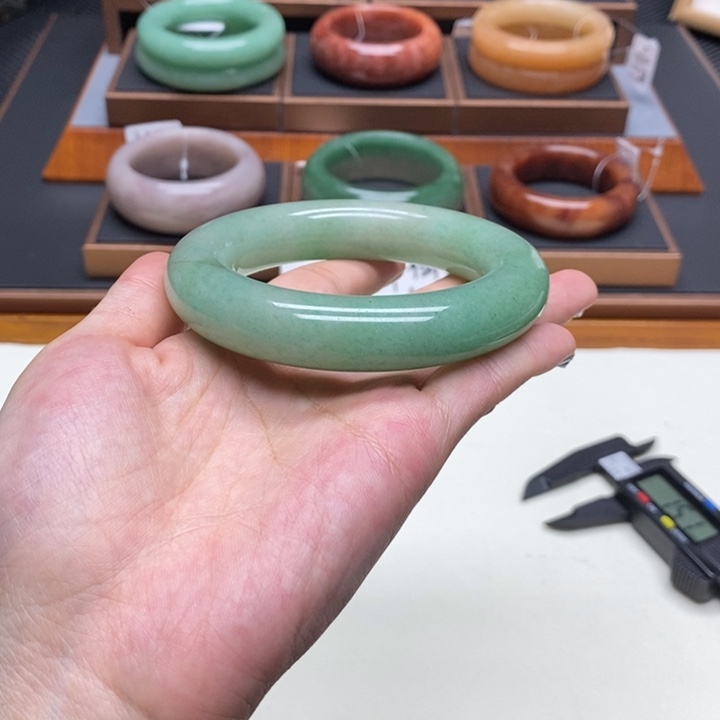 秋***雁石英质玉（非洲翠）合金舍