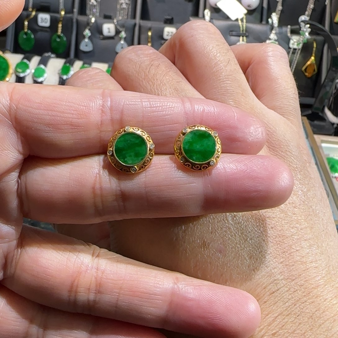 翡翠18K金镶嵌颈饰耳钉