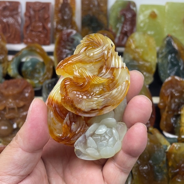 蛇纹石玉颈饰合金