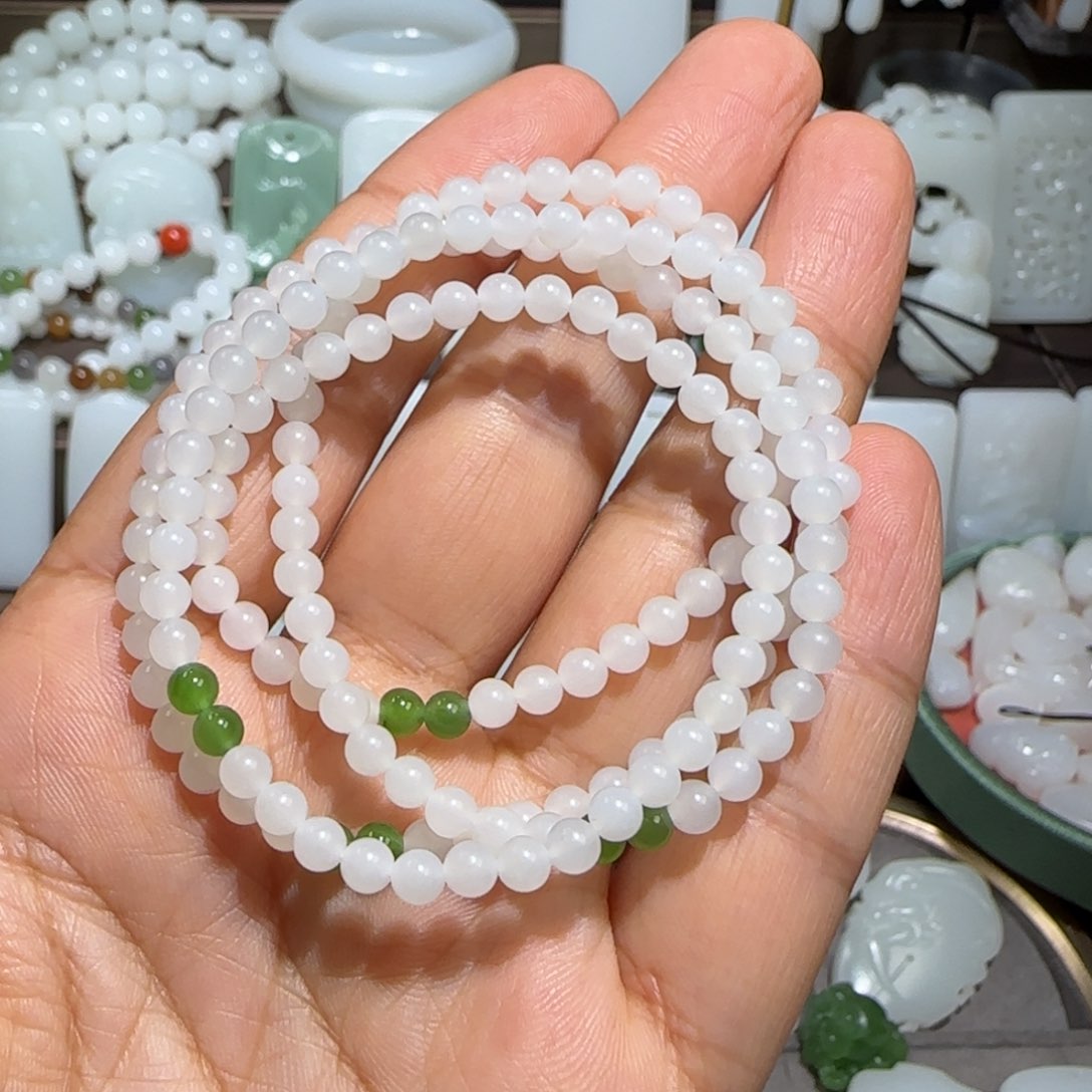 和田玉颈饰未镶嵌