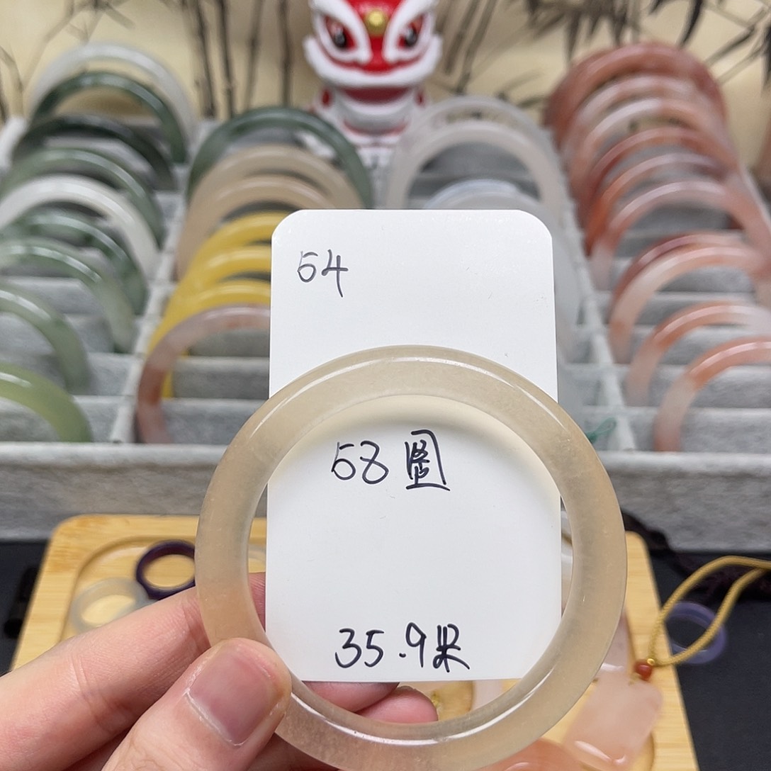 石英质玉手镯未镶嵌54