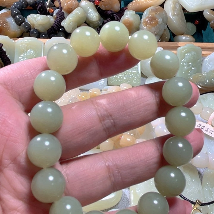 未镶嵌和田玉（糖玉）珠宝半成品