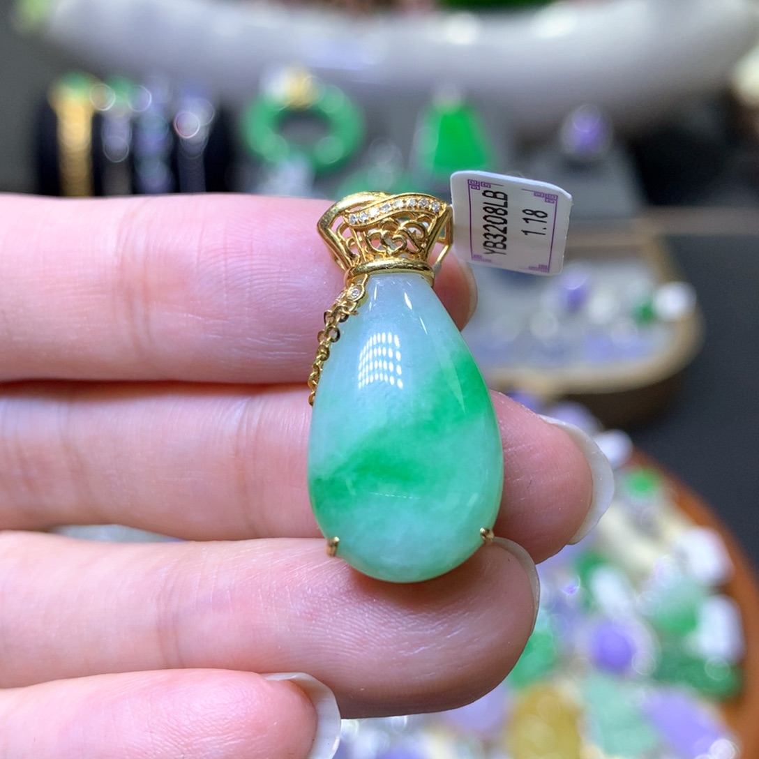 【闪购商品】翡翠颈饰18K金镶嵌翡翠吊坠项链