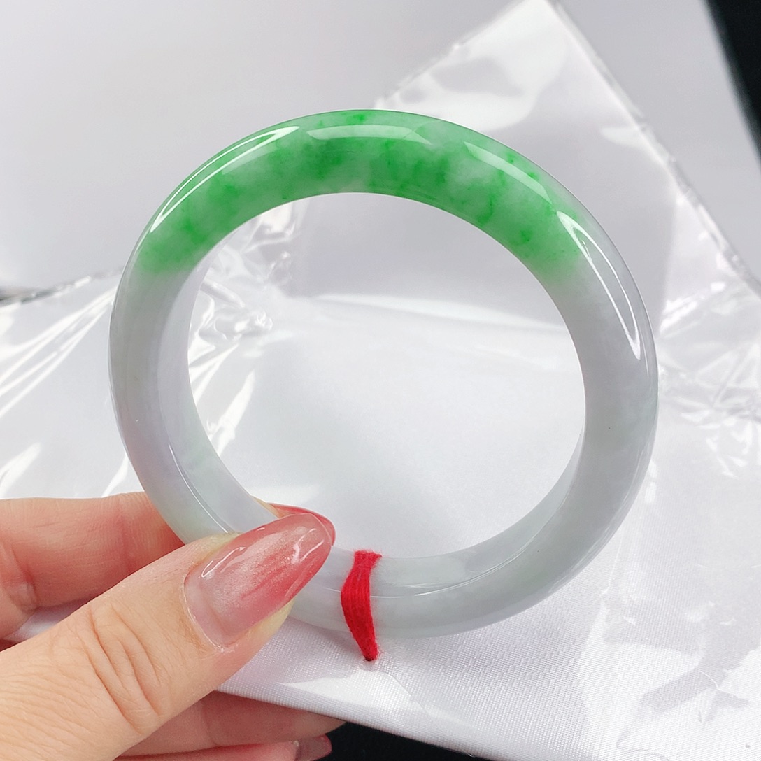 翡翠手镯未镶嵌翡翠107