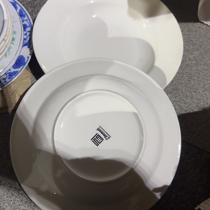 瓷片陶瓷盘子碗啥都有