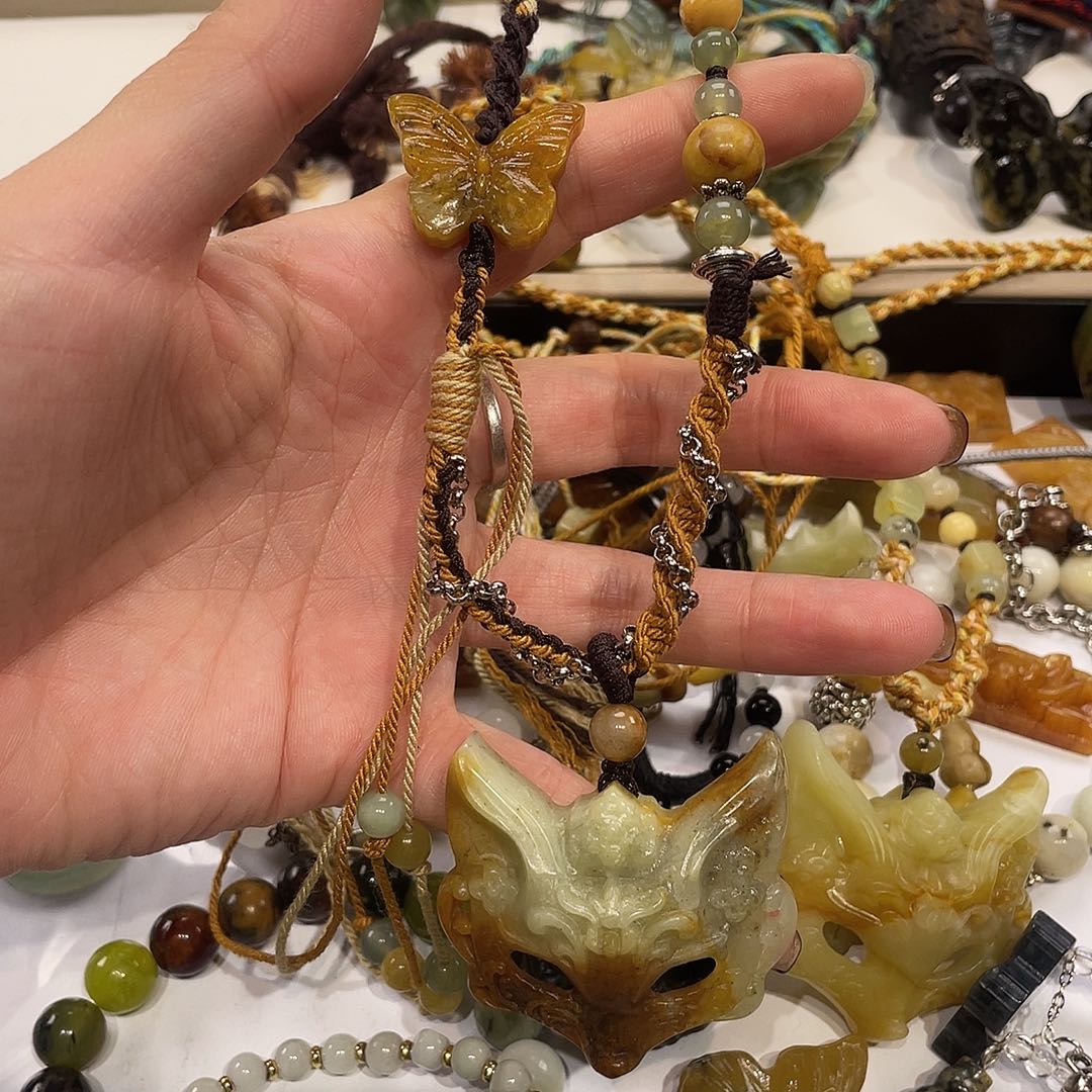 皮***"蛇纹石玉合金颈饰