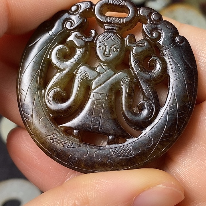 和田玉（糖玉）车挂未镶嵌路**间