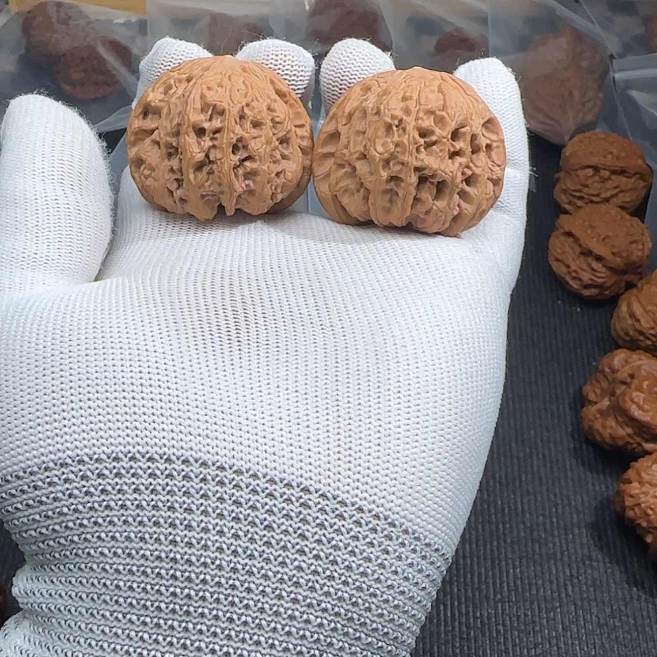 【闪购商品】文玩核桃把件龙洞峪