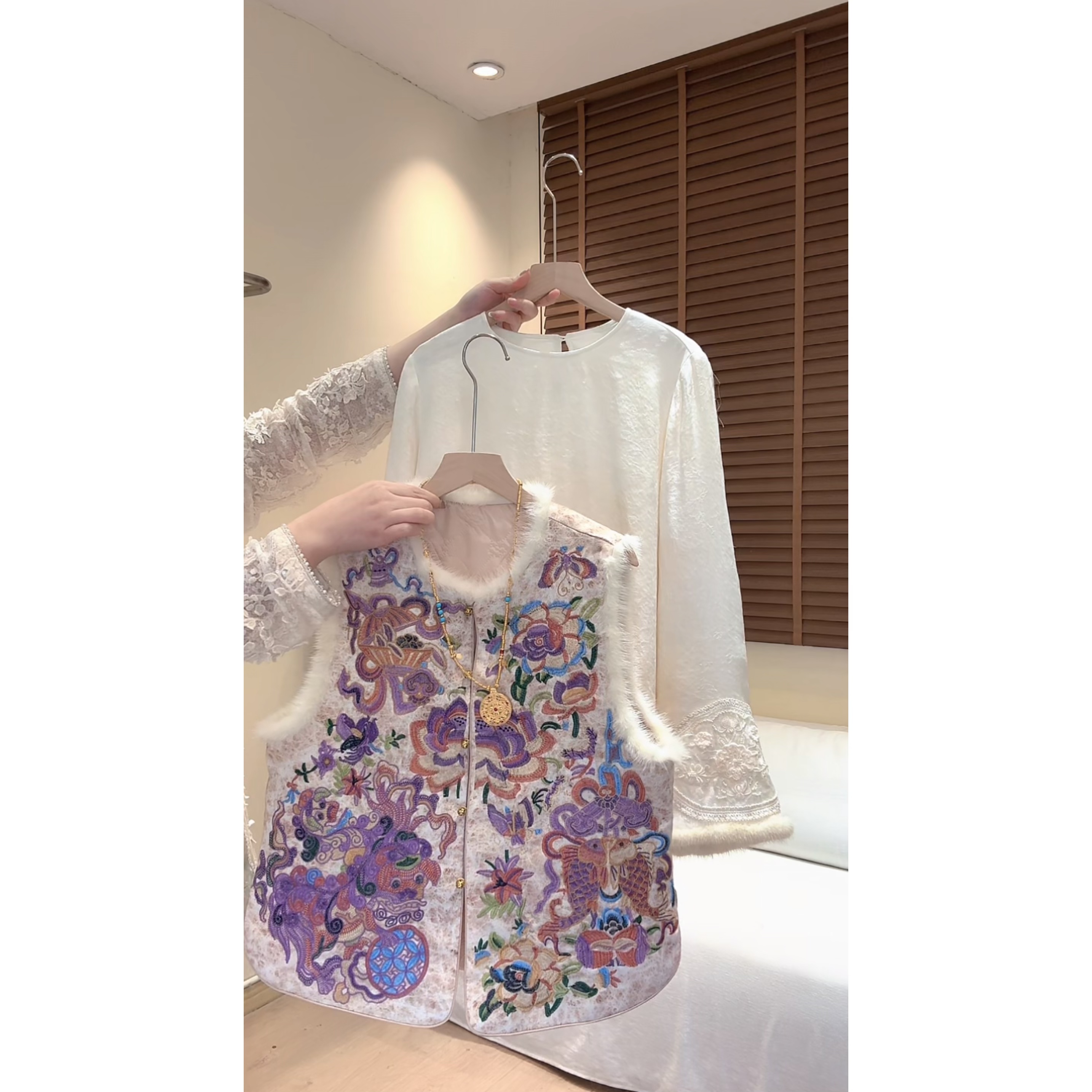 “步步生莲” 冬季重工刺绣新中式水貂毛马甲夹棉加厚背心