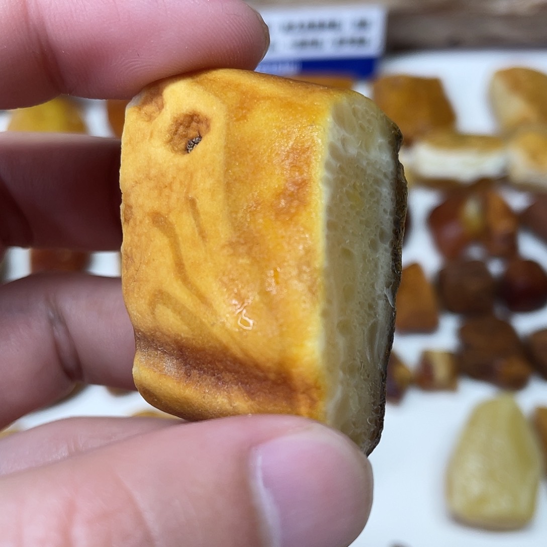 定制琥珀未镶嵌原矿琥珀