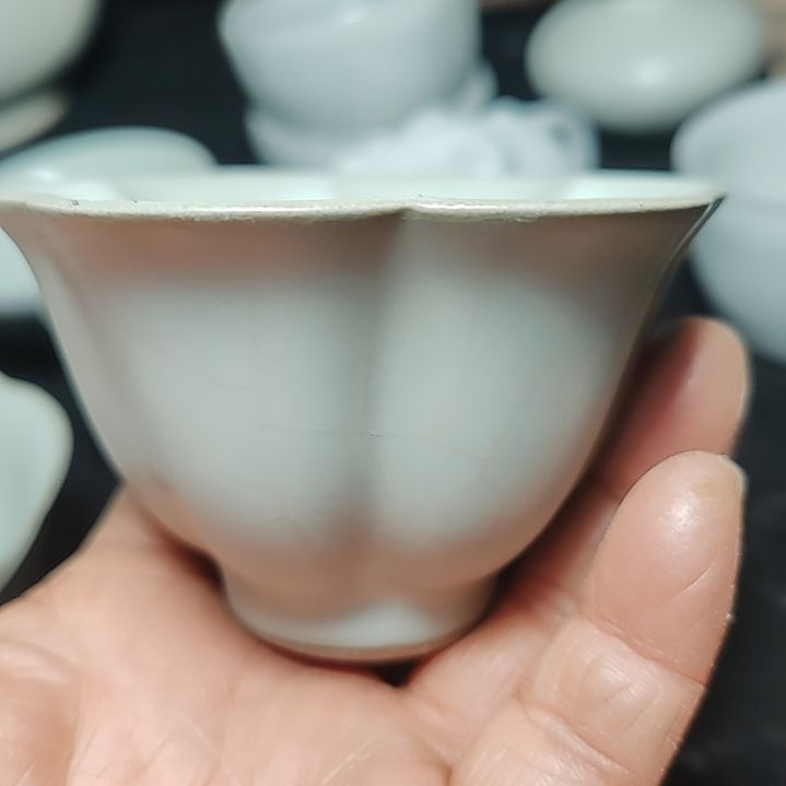 官瓷天青釉小花杯