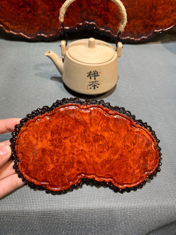 缅甸花梨瘤疤杯垫、壶承、置放工艺品摆件。尺寸：16.5/10/0.8