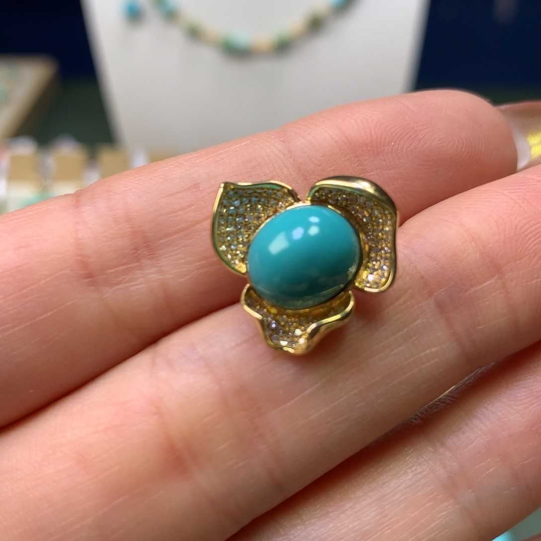 绿松石吊坠18K金镶嵌