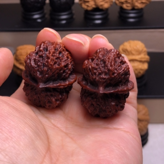 文玩核桃把件金麒麟七彩地闷11