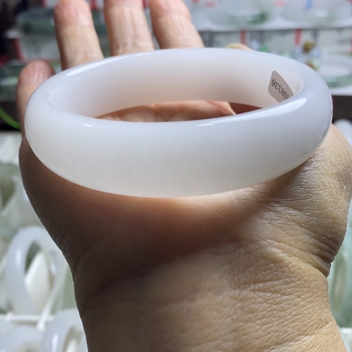 石英质玉（天山翠）未镶嵌手镯