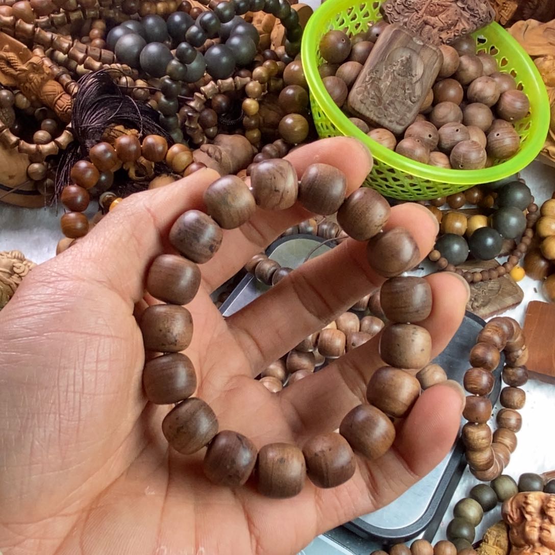 檀香木其他焦糖，瑕疵12-13