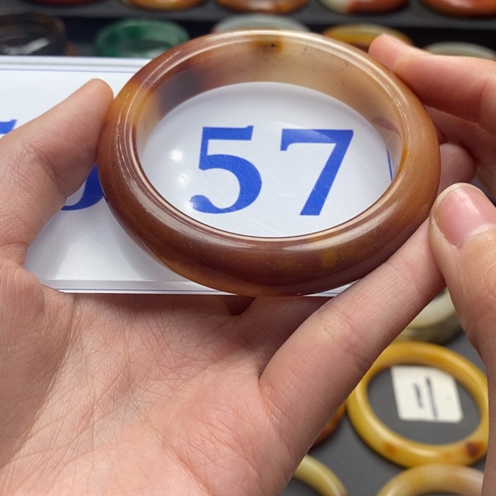 石英质玉（黄龙玉）手镯未镶嵌