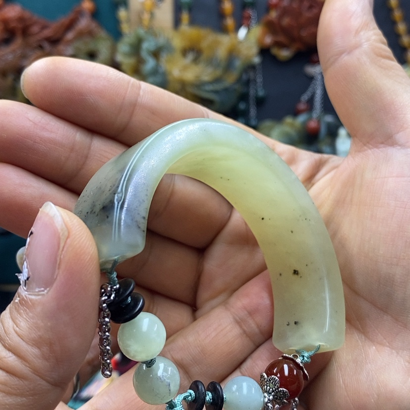 【闪购商品】蛇纹石玉未镶嵌手牌