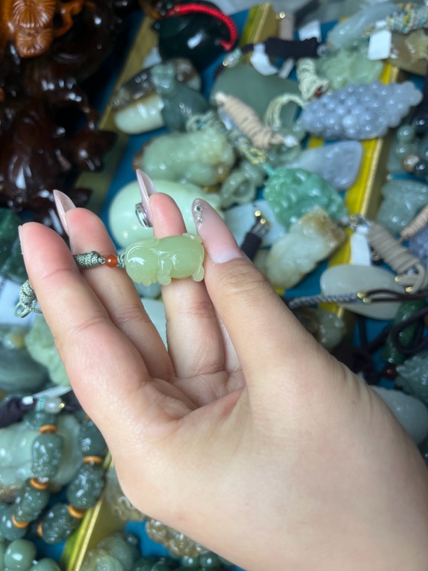 和田玉兔子吊坠挂件