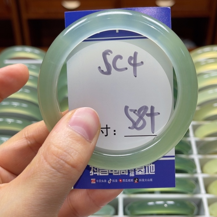 锦***琳蛇纹石玉未镶嵌手镯手镯