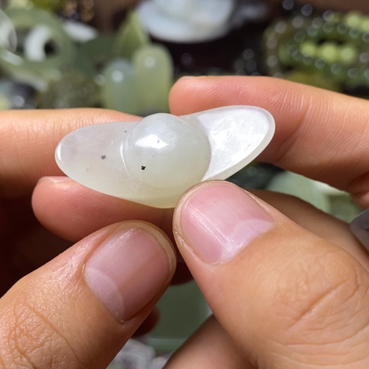 岫玉岫玉颈饰未镶嵌