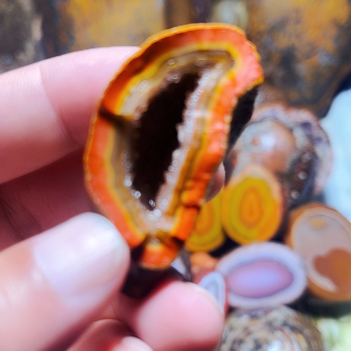 玛瑙/玉髓未镶嵌珠宝奇石