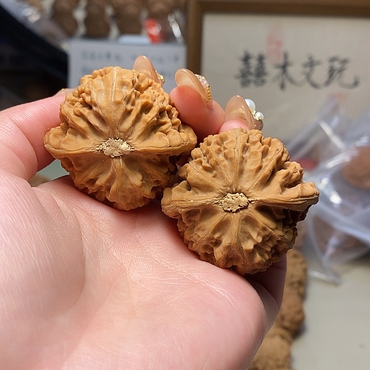 文玩核桃吊坠42宫灯