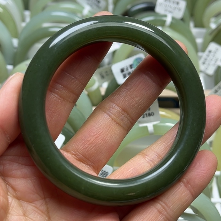 未镶嵌手镯和田玉（糖玉）