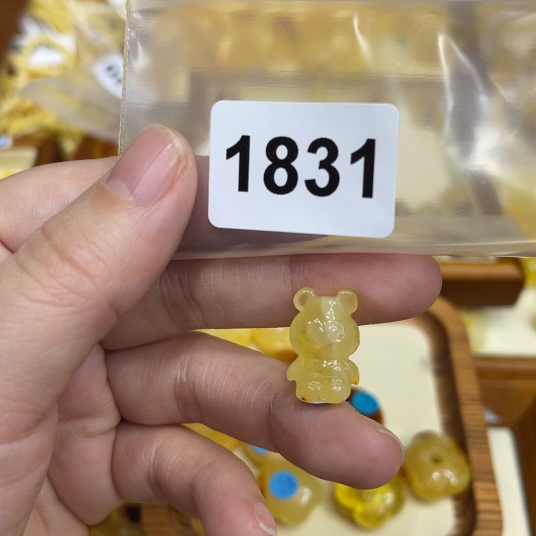 琥珀珠宝奇石未镶嵌