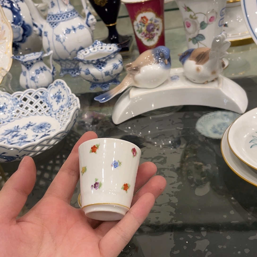 瓷片中古狮牌小酒杯