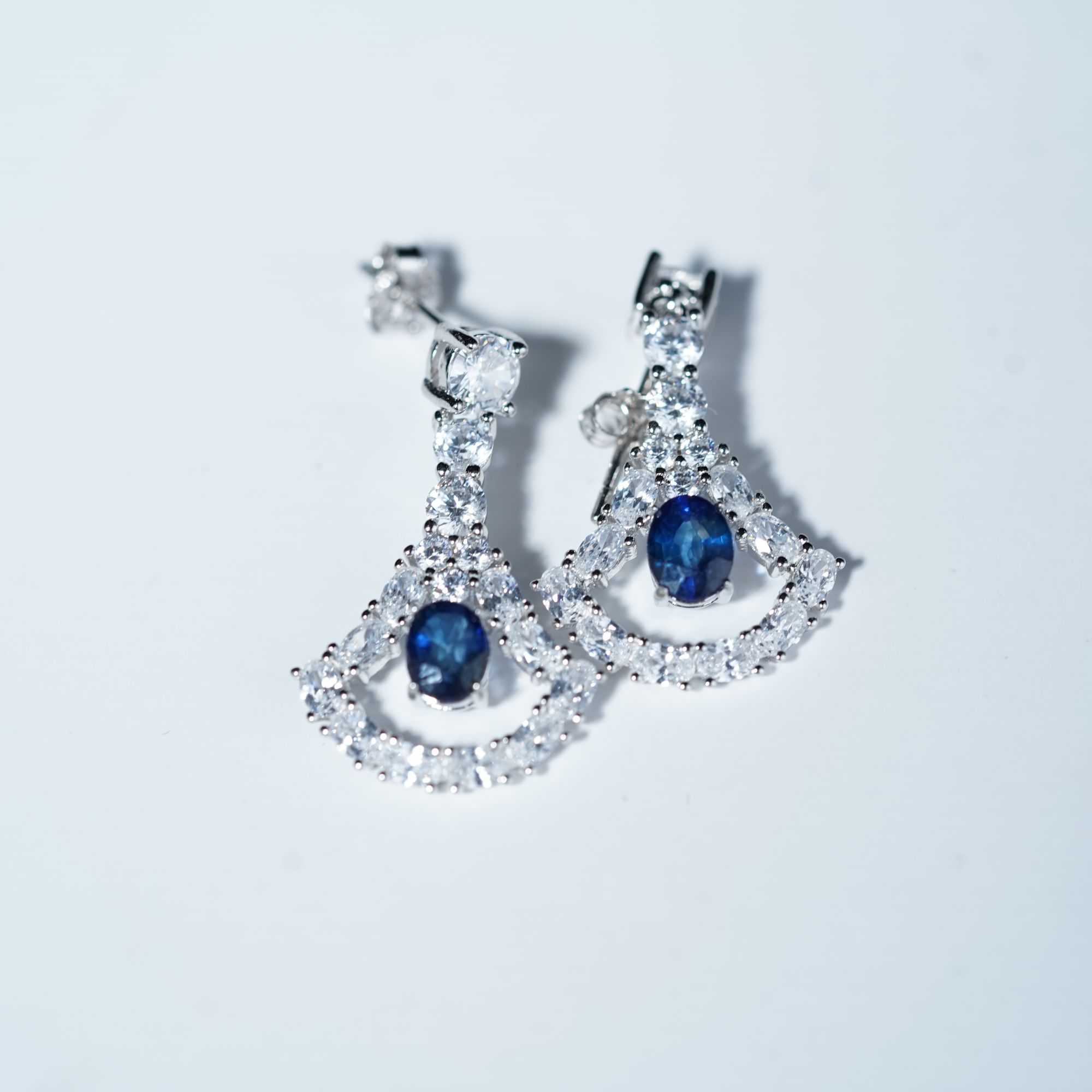 JSLBE0537-蓝宝石耳钉（单颗约：45分）