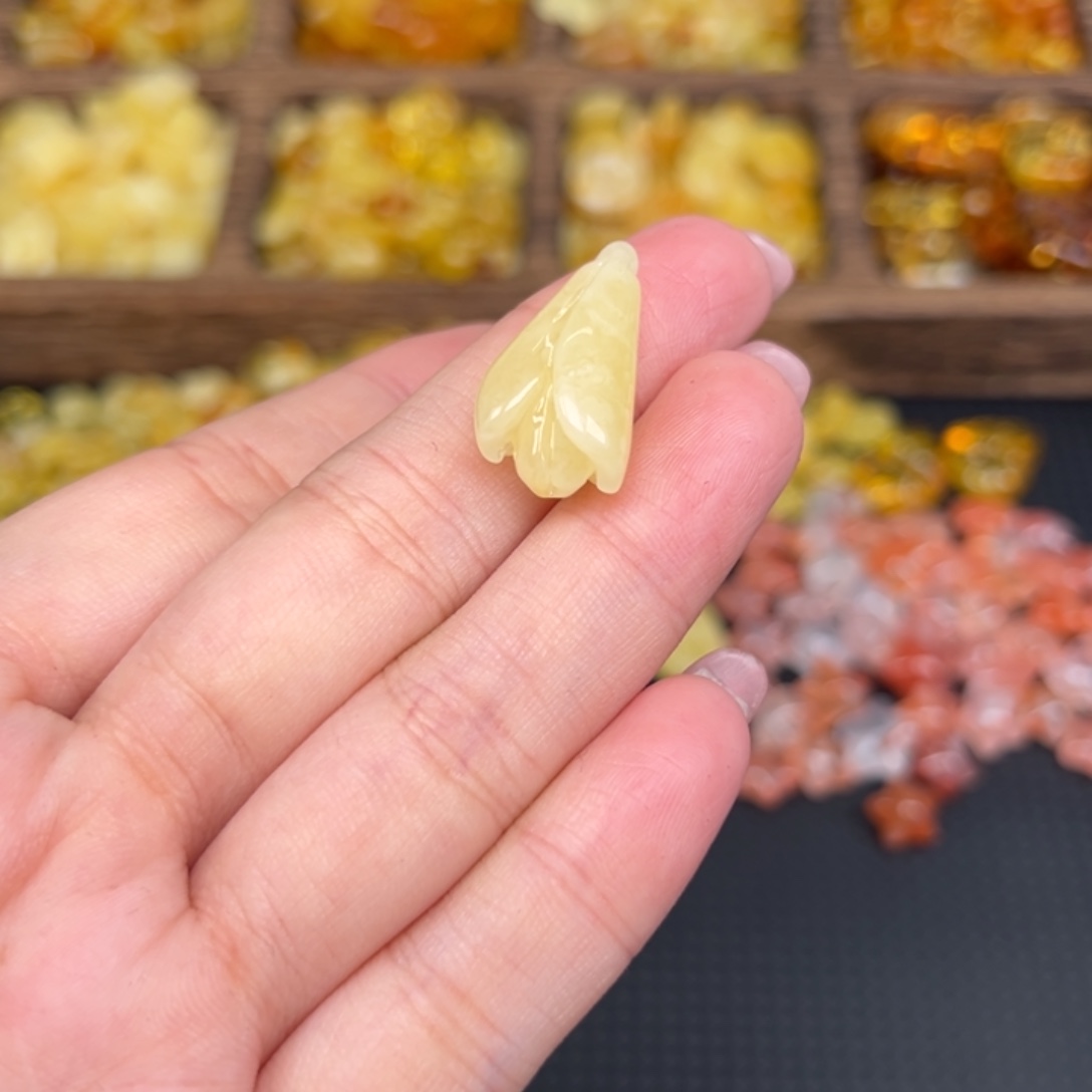 琥珀未镶嵌吊坠(不含链)