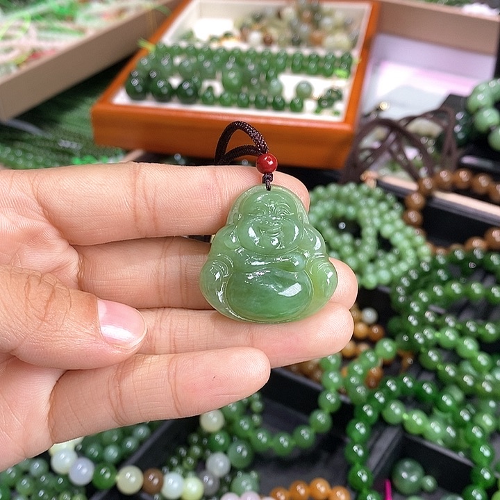 和田玉（碧玉）颈饰未镶嵌