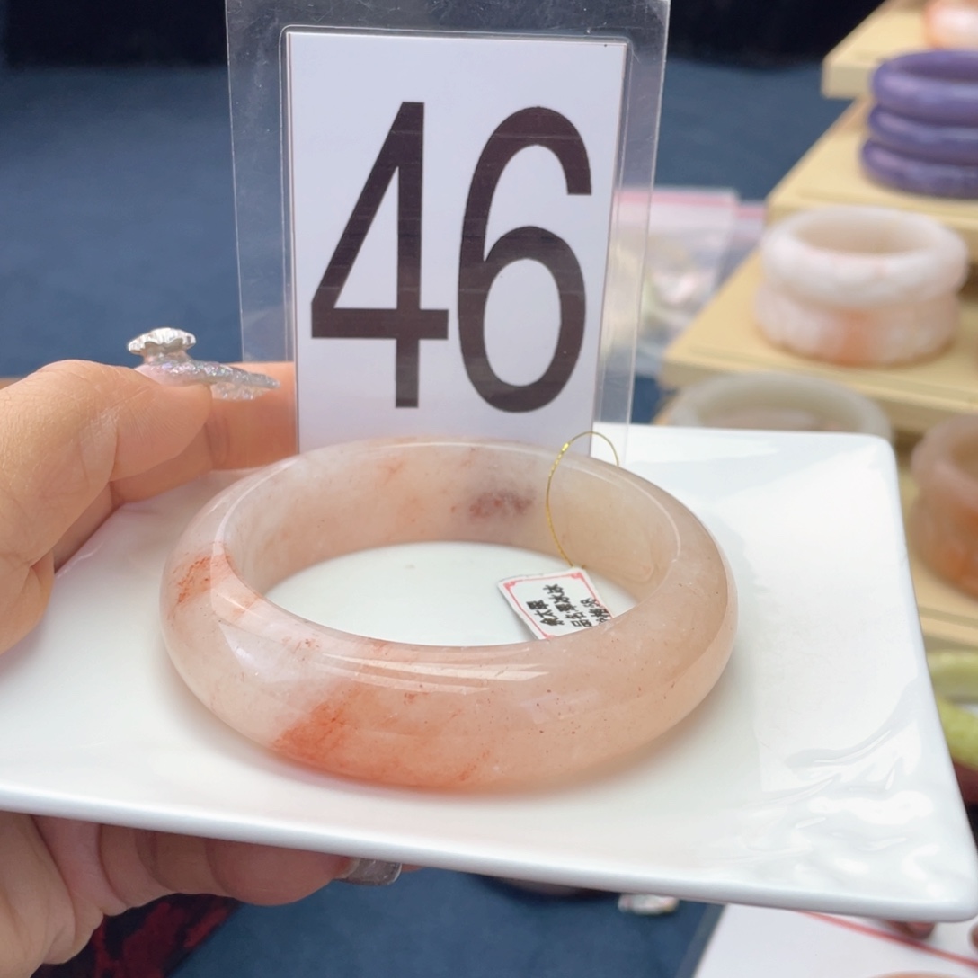 石英岩玉未镶嵌手镯