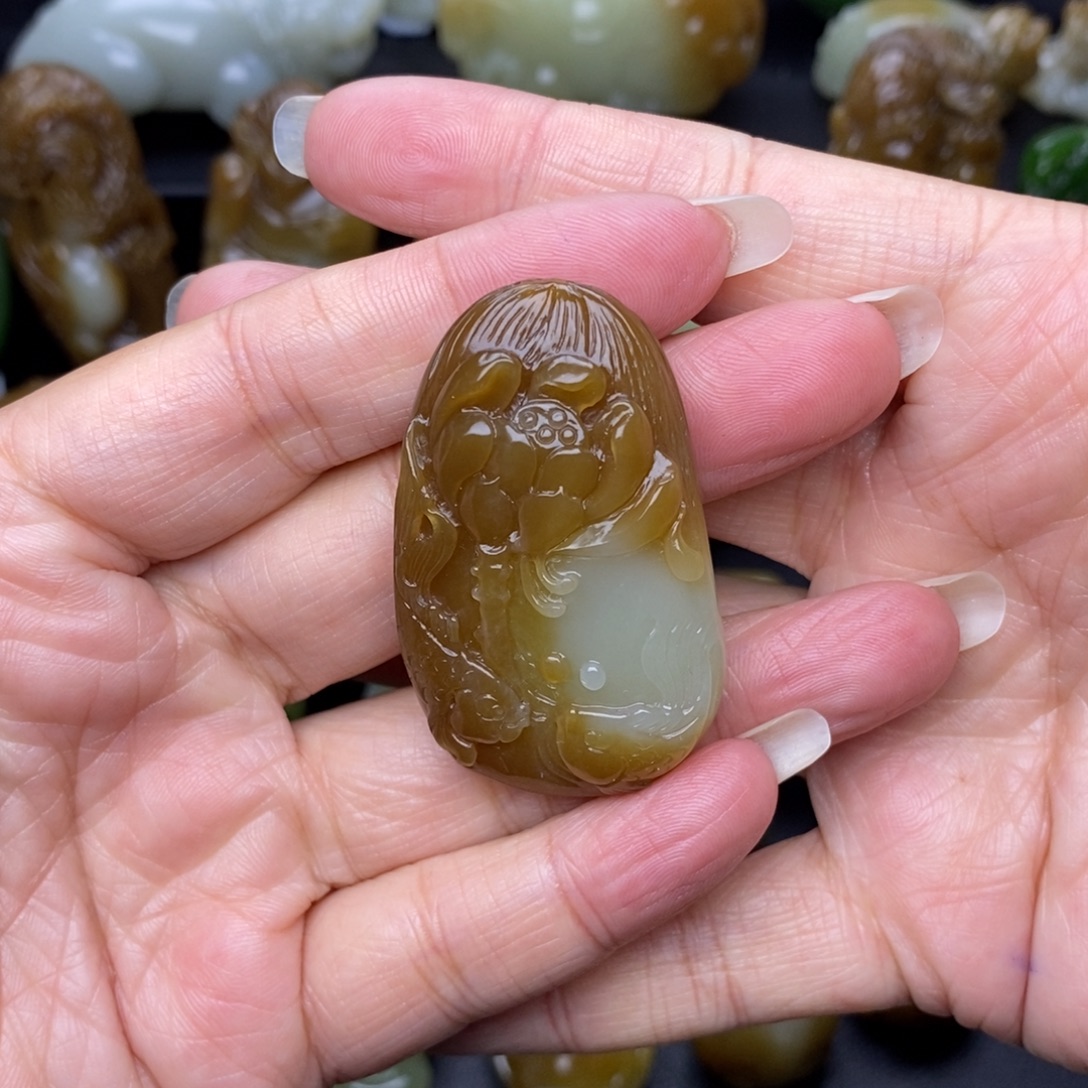 和田玉未镶嵌挂件