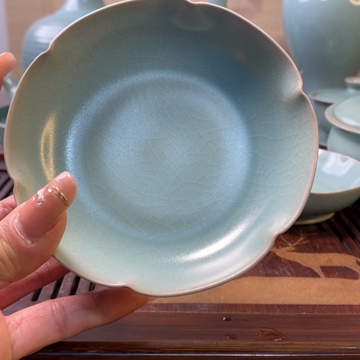 原产地汝瓷葵口盘