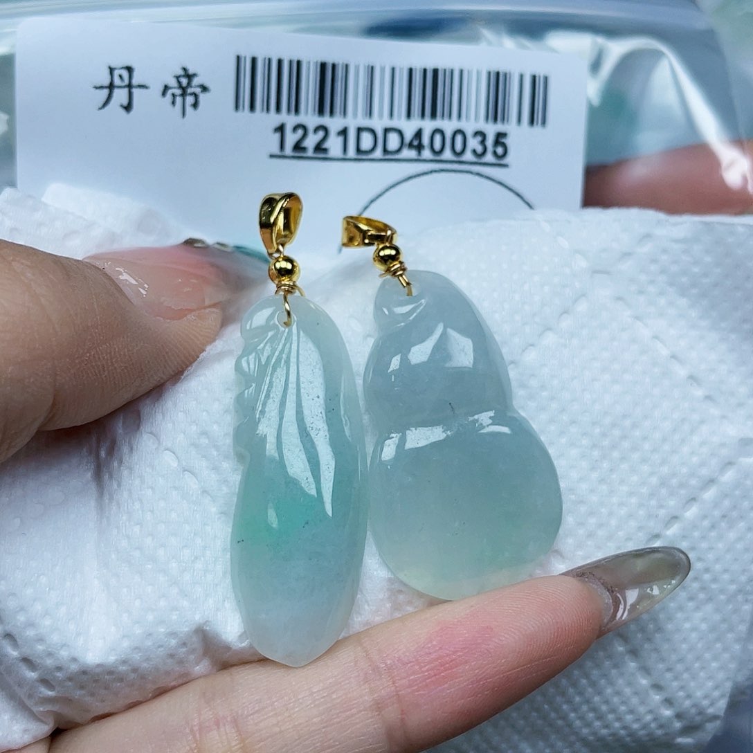 吊坠(不含链)未镶嵌翡翠