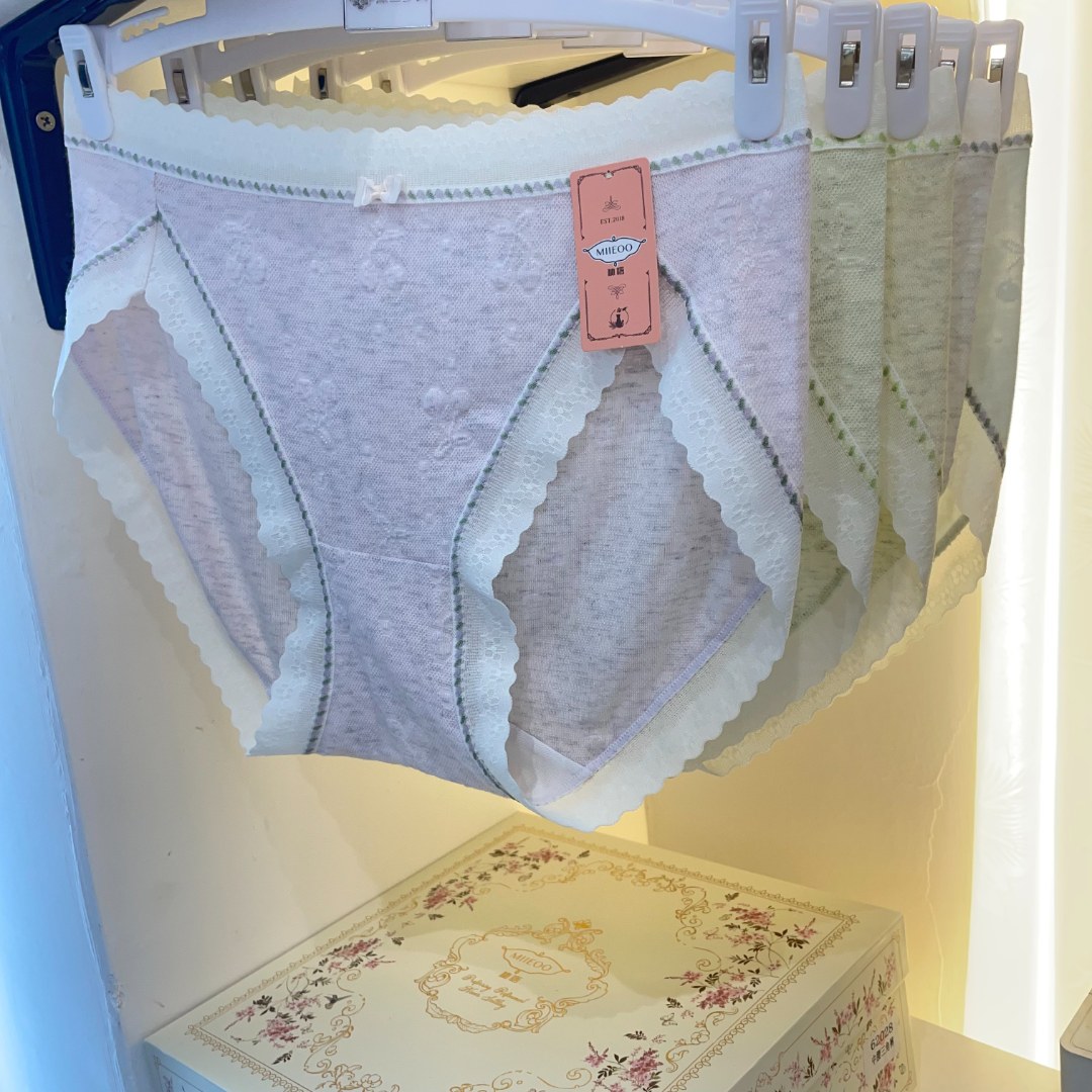 樱桃气泡高开女士内裤蕾丝边棉时尚透气少女简约包臀