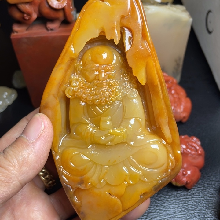 石英质玉（黄龙玉）未镶嵌颈饰