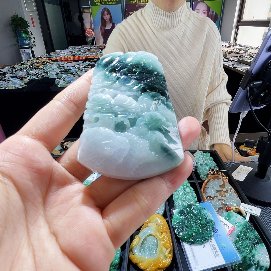 颈饰未镶嵌翡翠一